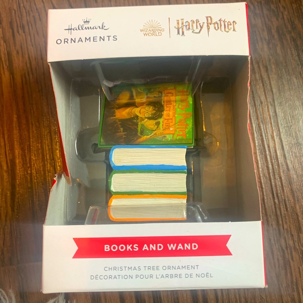 Hallmark Harry Potter Ornament - Books and Wand - BRAND NEW IN BOX